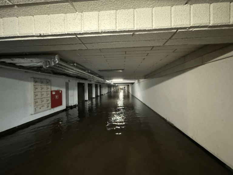 Niedzielna ulewa zalała ulice i piwnice, ale to dopiero początek nadchodzących nawałnic!