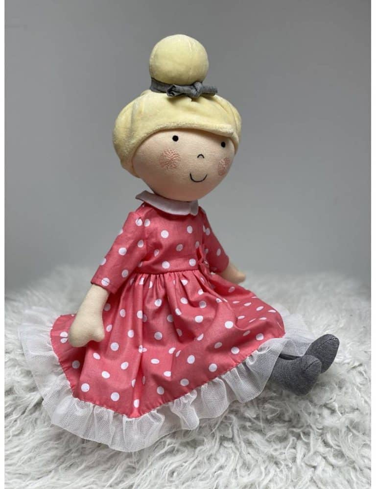 Jaka lalka dla 3-latki? Sprawdź nasz wybór!