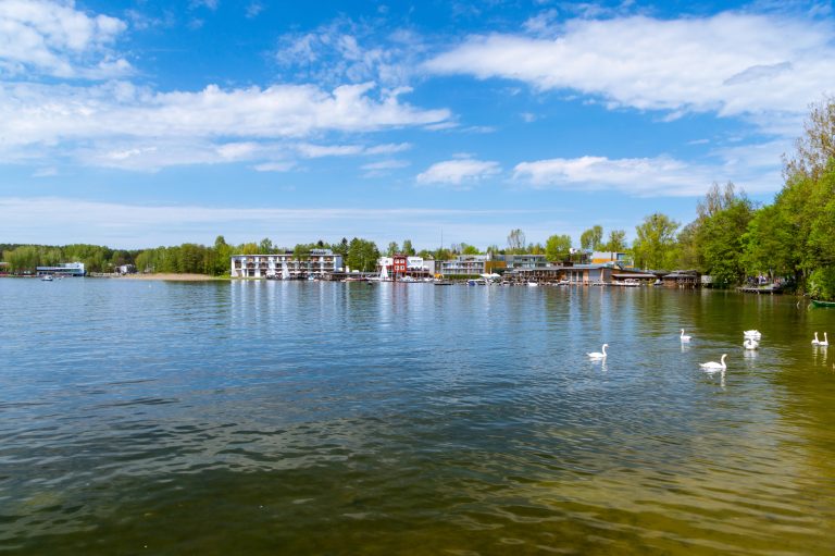 Ceny mieszkań nad jeziorem w Olsztynie zaskakują!