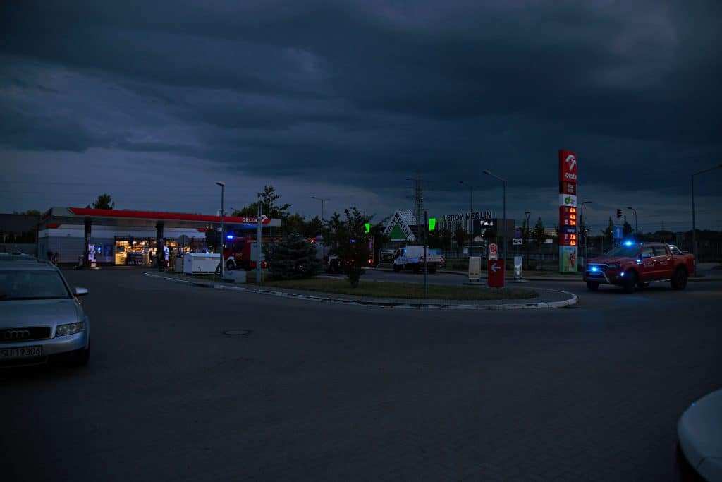 Policja zamknęła stację Orlen na al. Sikorskiego. Wszyscy obawiali się najgorszego Kronika policyjna Olsztyn, Wiadomości, zShowcase