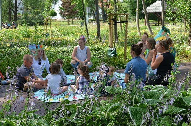 Wakacyjna przygoda w świecie książek. Biblioteka zaprasza dzieci i młodzież!