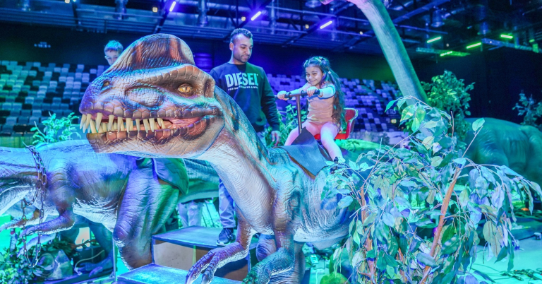 Pierwszy raz w Olsztynie! Realistyczne dinozaury dla dzieci. Dino Expo & Show w Hali Urania