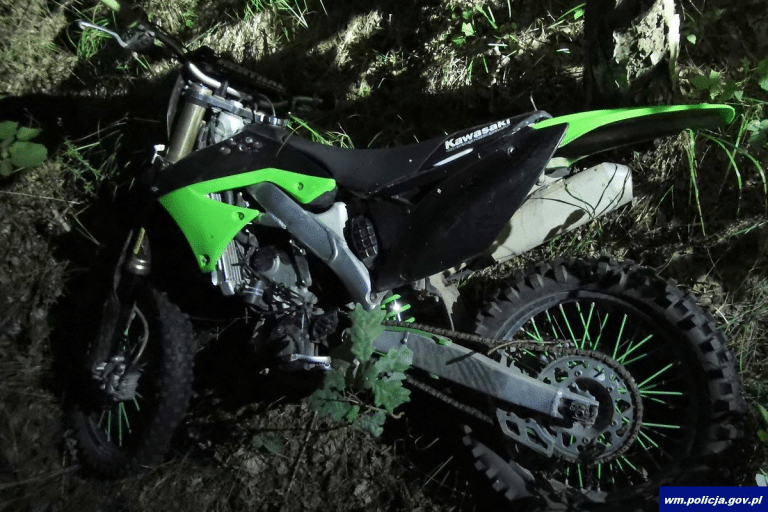 Dwaj nastolatkowie chcieli pojeździć motocyklem, więc go ukradli