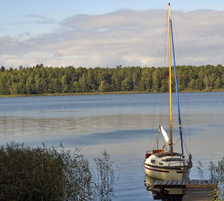 Na Mazurach powstanie 6-hektarowa zielona plaża! Jakie atrakcje czekają turyst&oacute;w?
