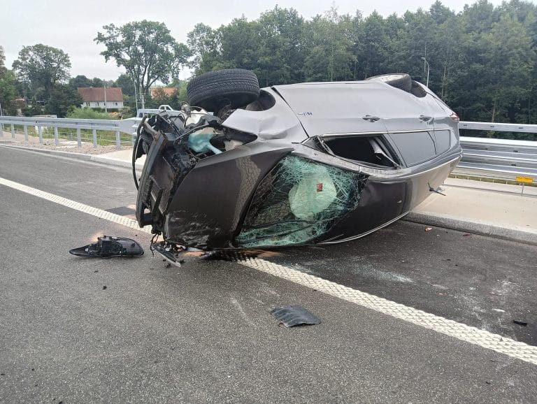 Świeżo otwarty odcinek drogi S16 zbiera swoje żniwo – kolejny wypadek!