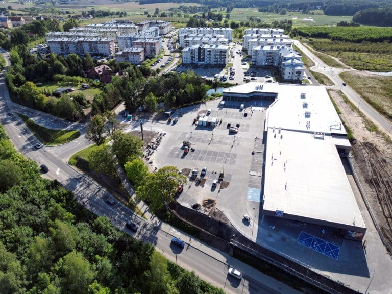 Przy największych osiedlach Olsztyna powstaje kolejny park handlowy. Jest termin otwarcia