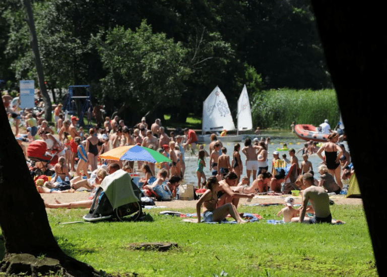 Rusza wielka modernizacja plaży w Kortowie. Opublikowano wizualizacje