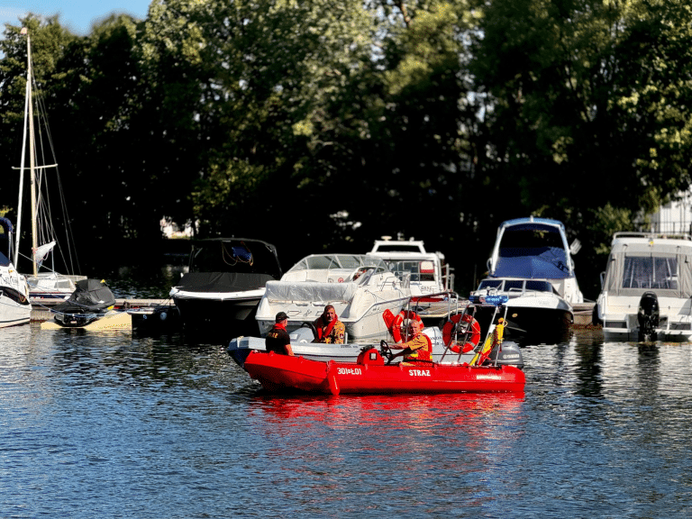 Więcej łodzi ratunkowych po serii utonięć na Mazurach