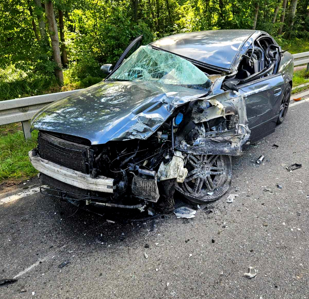 Audi w BMW, potem w ciężarówkę – brak odstępu zebrało żniwo ruch drogowy Iława, Wiadomości, zShowcase