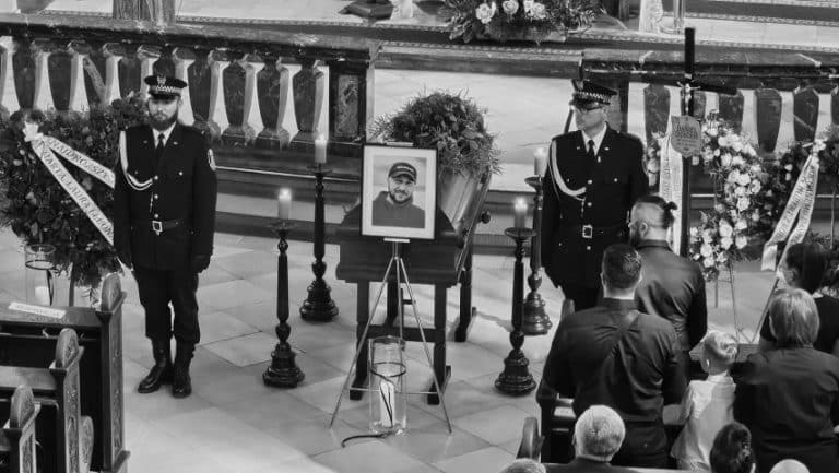 Odbył się pogrzeb w&oacute;jta Dywit Daniela Zadwornego. Spoczął w Alei Zasłużonych