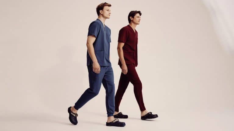 Scrubsy - czym są i kto je nosi?