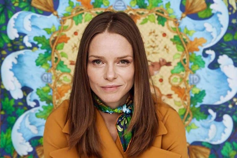 Dlaczego jedwab jest dla Ciebie? Poznaj jego zalety