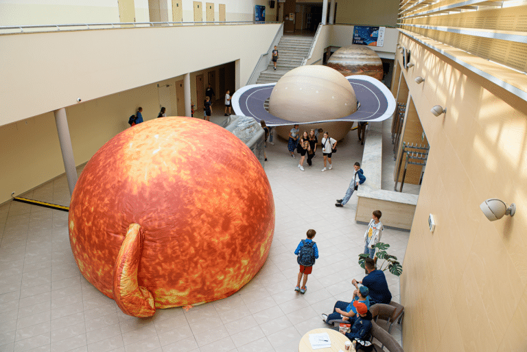 Dni Nauki w Olsztynie. Interaktywne wystawy, warsztaty i więcej. Ruszyły zapisy