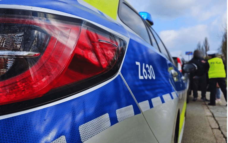 Kierowca busa uciekał przed zderzeniem z BMW, potrącił śmiertelnie pieszego