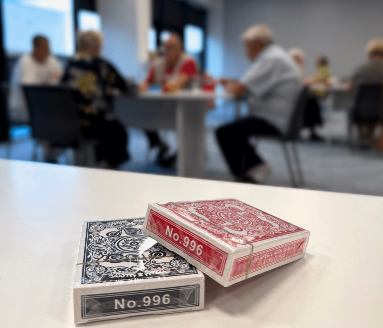 Brydż, remik, kanasta &ndash; Hala Urania zaprasza senior&oacute;w na wieczorki karciane