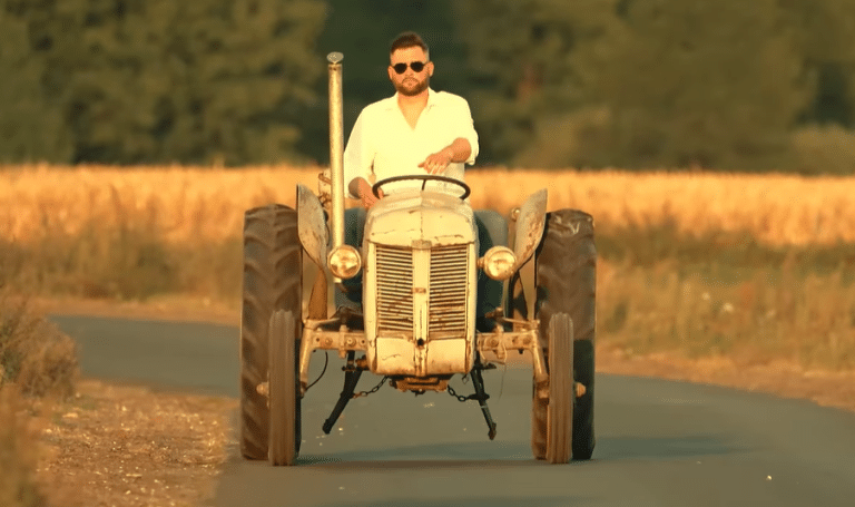 Dyrektor olsztyńskiego urzędu zaskoczył? Zaprasza rolnik&oacute;w w nietypowy spos&oacute;b