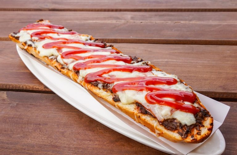 Kultowa pizzeria z Jarot otwiera nowy punkt w centrum Olsztyna. Roma Zapiexy, to się musi udać?