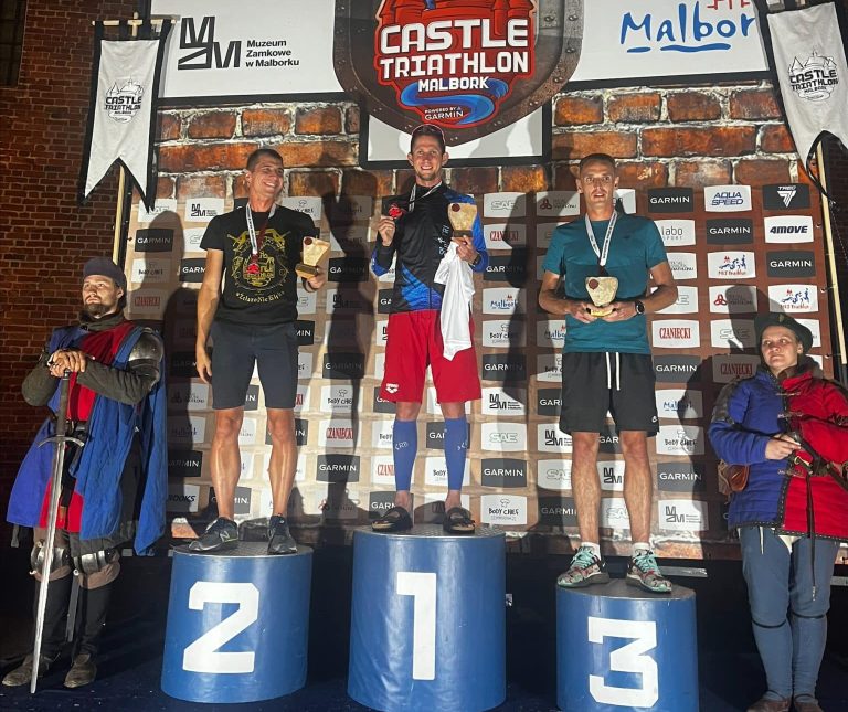 Triathlonista z Olsztyna triumfuje podczas Mistrzostw Polski. Gratulacje!