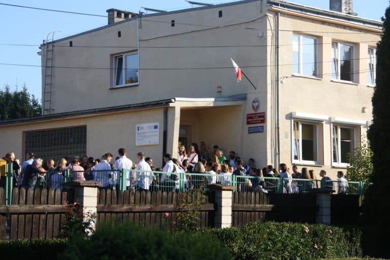 Ile kosztuje smaczny obiad w szkole? Cennik z tej podstaw&oacute;wki zdumiewa