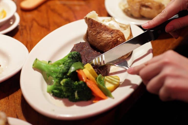 Wygodne, smaczne i zdrowe posiłki z Intermarché Olsztyn – gotowanie masz z głowy!