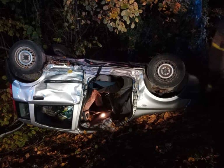 Dachowanie na DK 16: 79-latka wymusiła pierwszeństwo