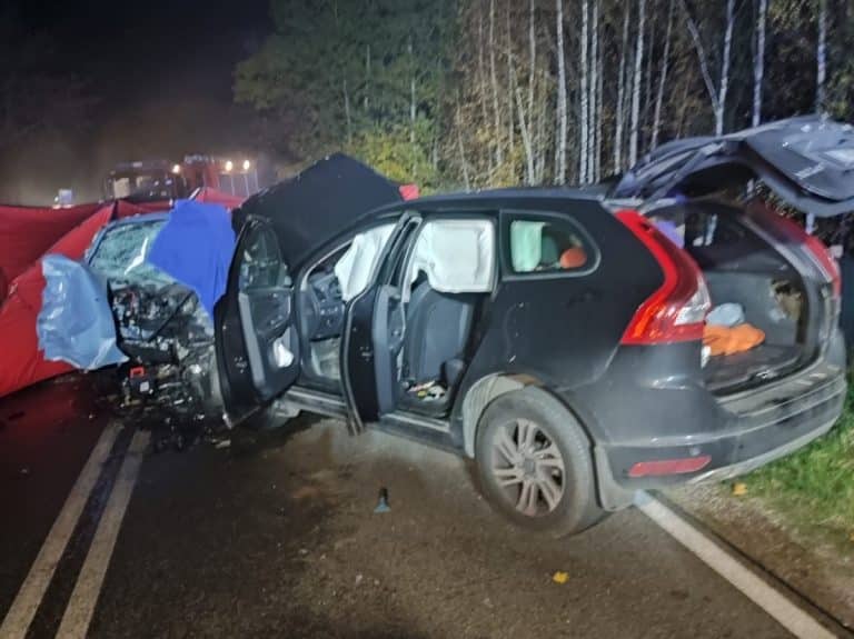 Tragiczny wypadek na trasie Kętrzyn–Mrągowo: śmiertelne zderzenie seicento