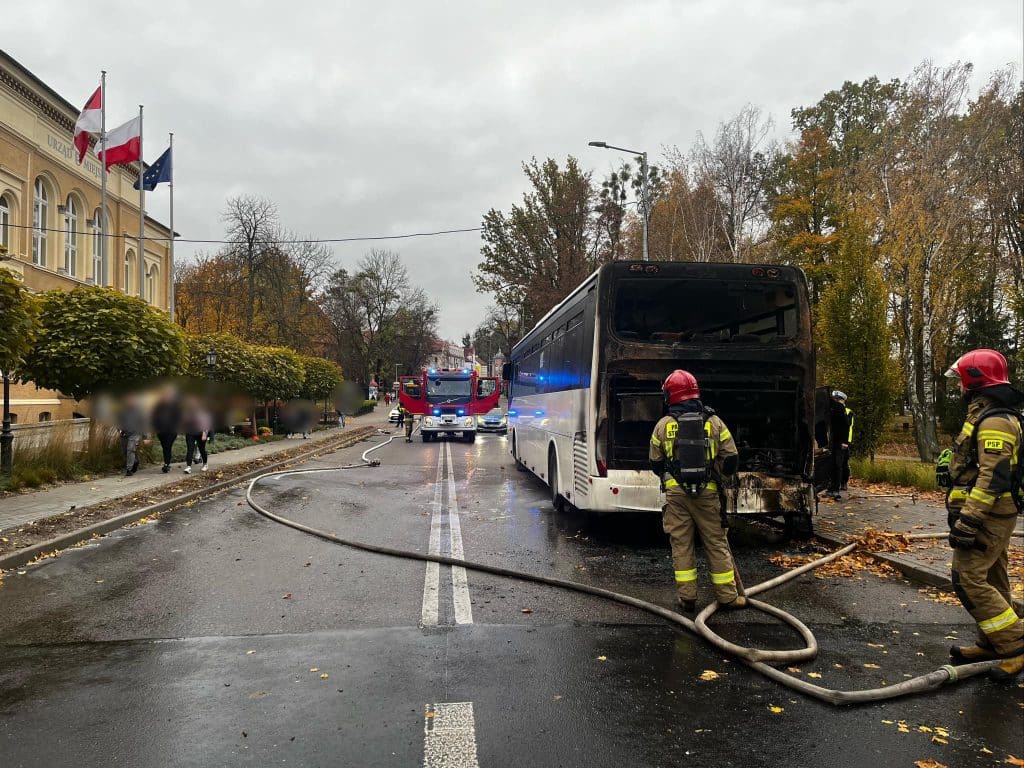 Pożar autobusu w Ostródzie straż pożarna Ostróda, Wiadomości, zShowcase