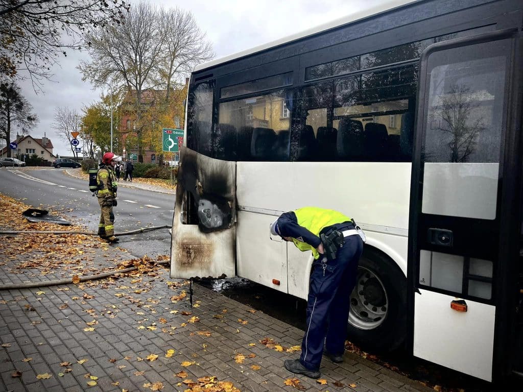 Pożar autobusu w Ostródzie straż pożarna Ostróda, Wiadomości, zShowcase