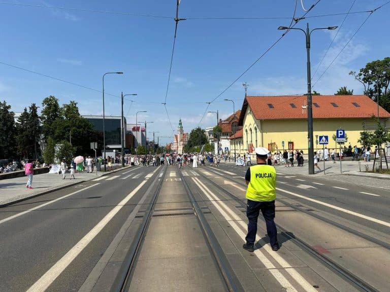 Ulicami Olsztyna przejdą Wojownicy Maryi. Procesja zablokuje niekt&oacute;re ulice