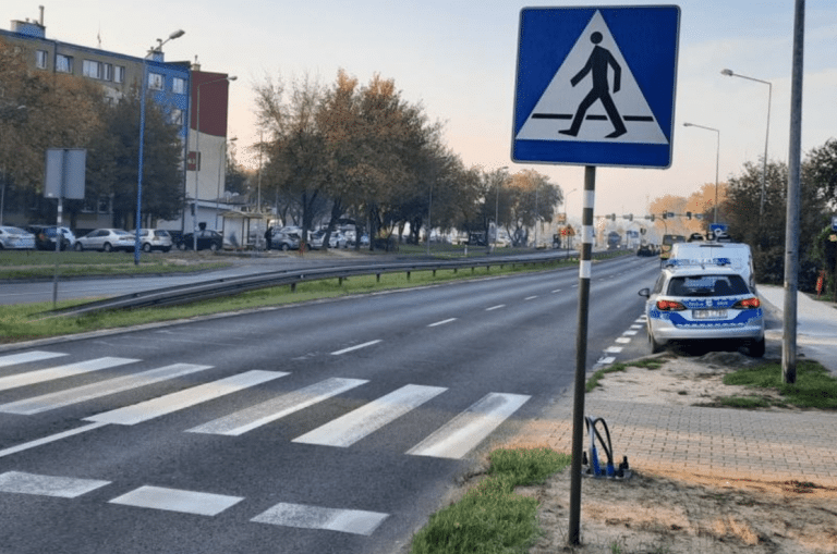 Kobieta została potrącona na oznakowanym przejściu dla pieszych