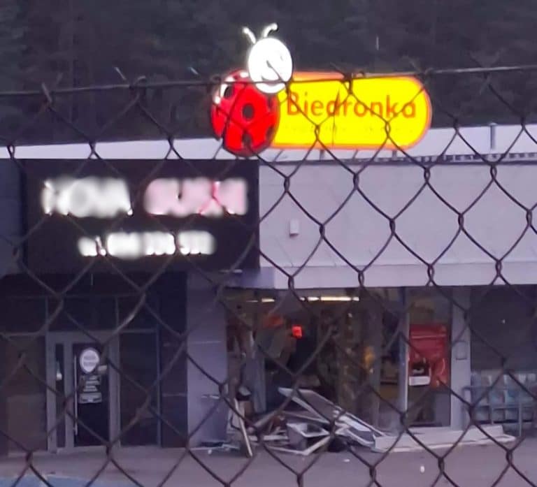 Złodzieje wysadzili bankomat przy Biedronce w Olsztynie