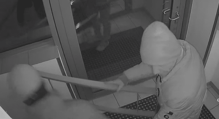 Zwolnieni pracownicy &bdquo;w odwecie&rdquo; włamali się do firmy i ukradli sprzęt