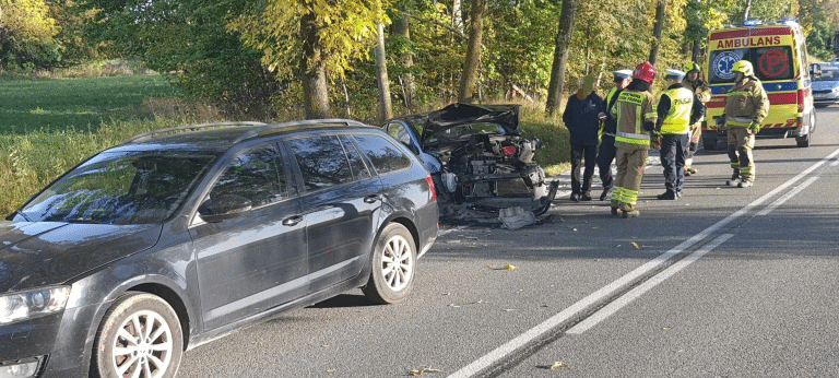 Dziecko poszkodowane w wypadku trzech aut trafiło do szpitala