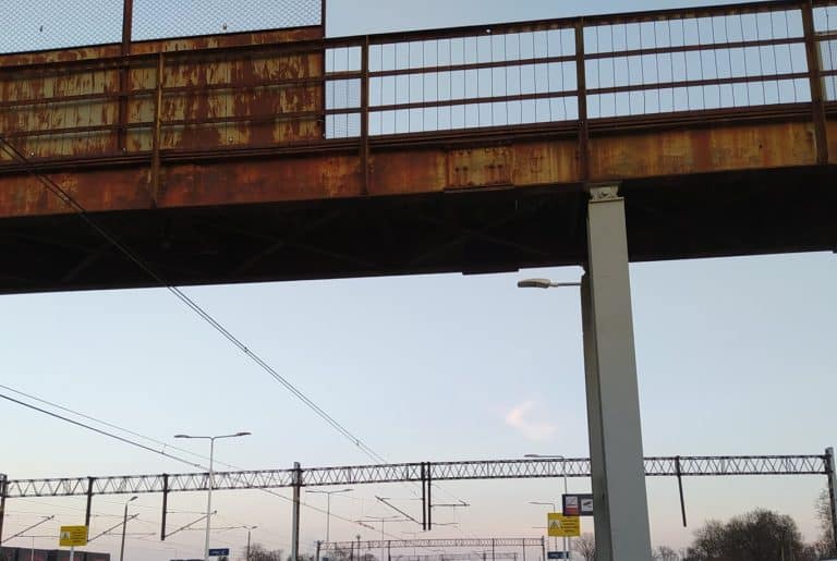 Nowa kładka nad torami połączy dwie części miasta