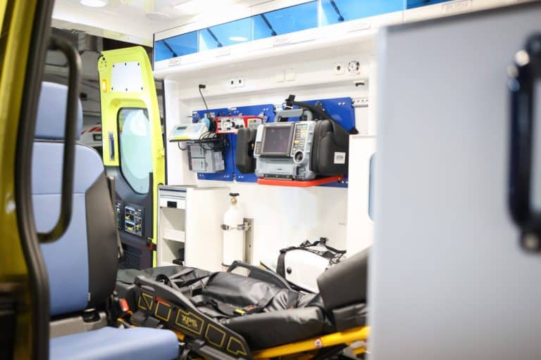 Takiego ambulansu w regionie jeszcze nie było. Stacja Pogotowia odebrała nowy pojazd