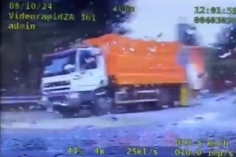 Śmieciarka nie ustąpiła pierwszeństwa… policjantom