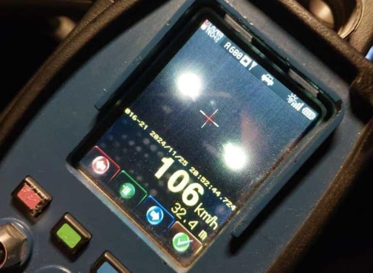 Piracka jazda w obszarze zabudowanym – kierowca BMW za nic miał przepisy