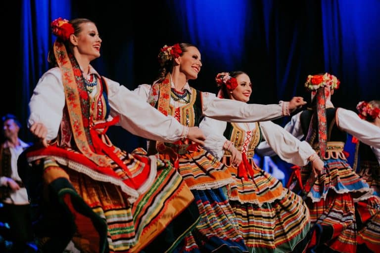 Dodatkowy nab&oacute;r do zespołu pieśni i tańca