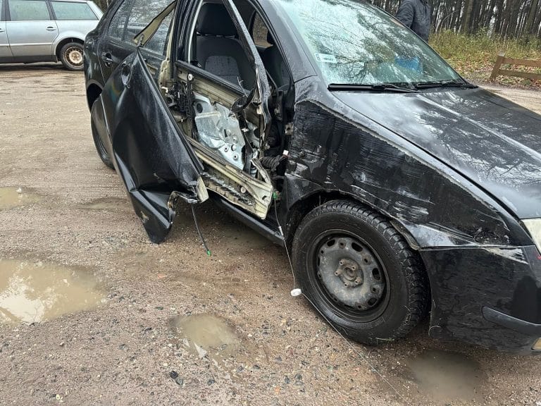 Kolizja na DK15: kierująca źle oceniła odległość od nadjeżdżającego pojazdu