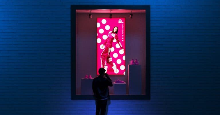 Kasetony podświetlane &ndash; Twoja marka w świetle reflektor&oacute;w