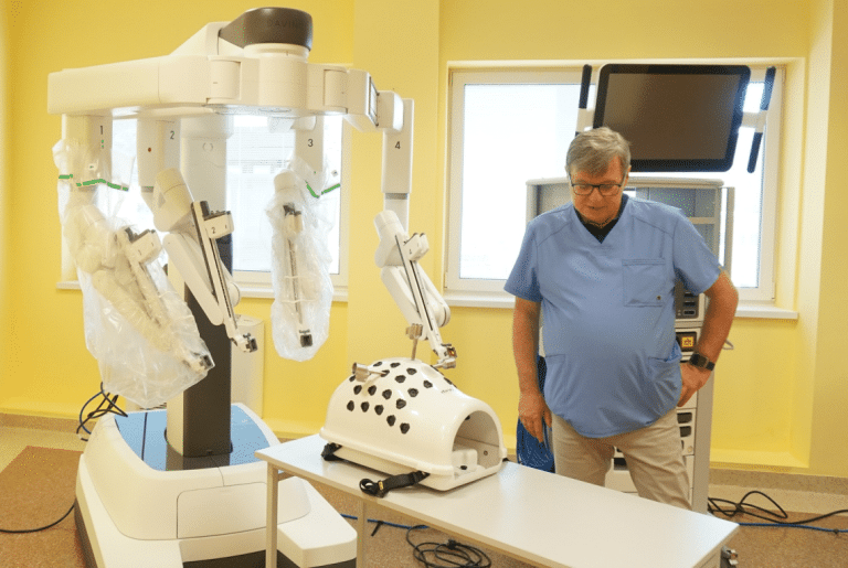 Najnowocześniejszy robot chirurgiczny na świecie już operuje w Olsztynie