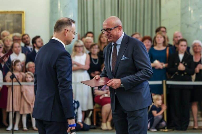 Wybitny specjalista z Olsztyna otrzymuje nominację profesorską w Pałacu Prezydenckim