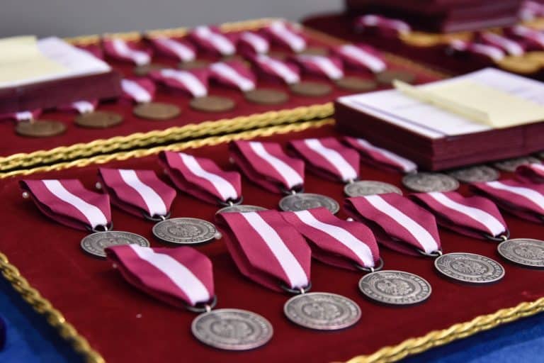 Zasłużeni mieszkańcy Warmii i Mazur uhonorowani wyjątkowymi odznaczeniami