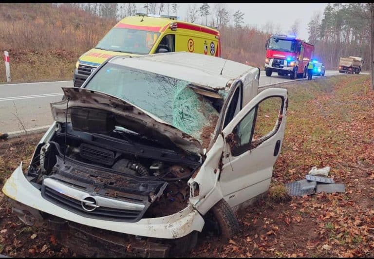 Nieszczęśliwy koniec podr&oacute;ży 27-latka. Zgubiła go prędkość