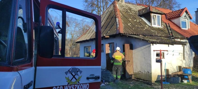 gaszenie pożaru w przybudówce