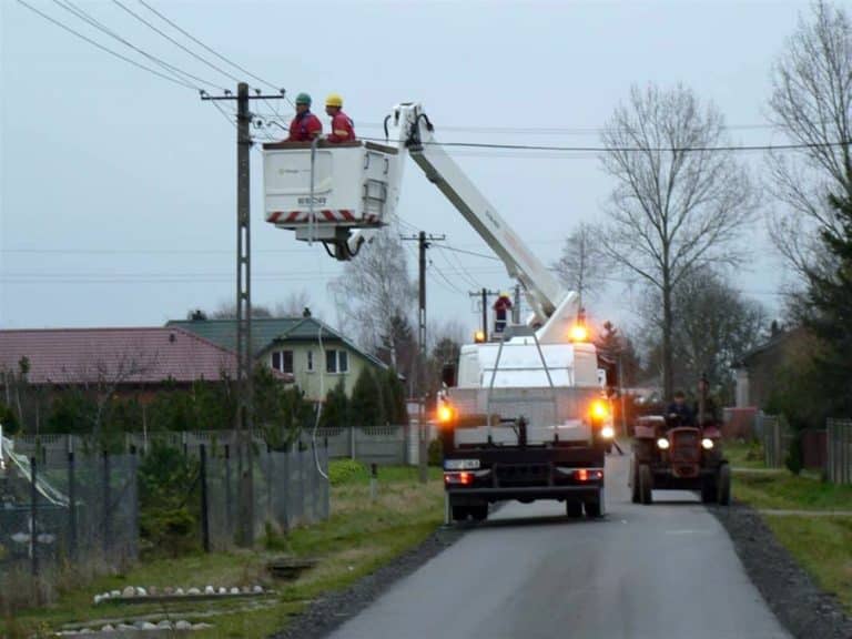 awaria prądu. Elektrycy