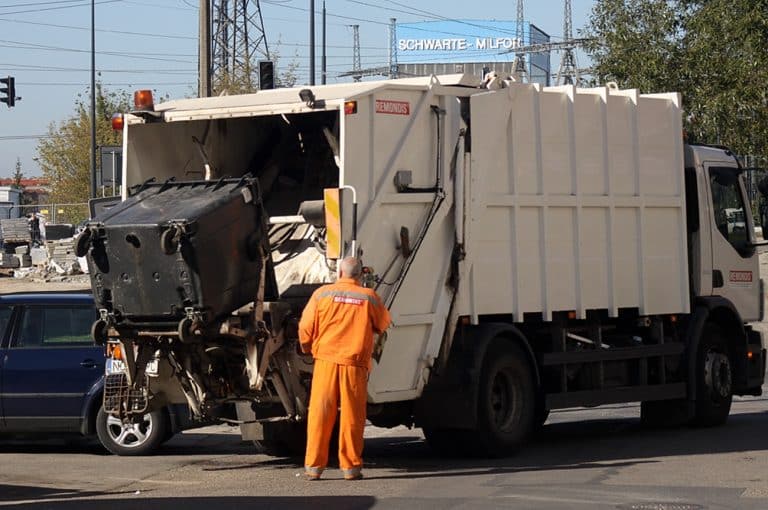 smieciarka wywoz smieci