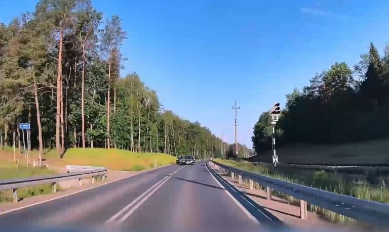 wyprzedzanie na podw&oacute;jnej ciągłej