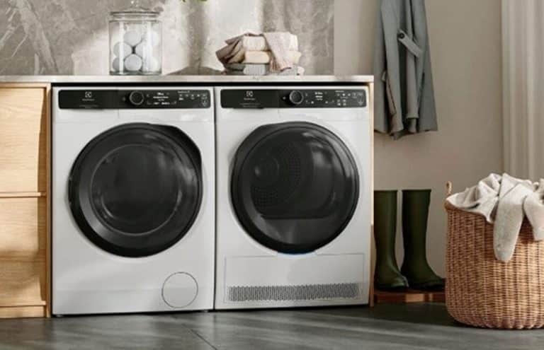 Inteligentne pranie? Połącz pralkę i suszarkę w zestaw.