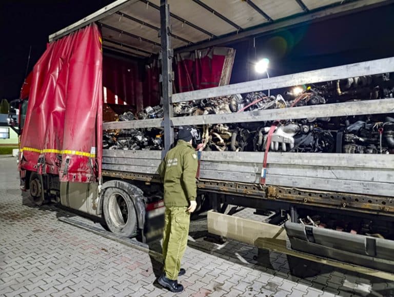 przewoził kradzione części